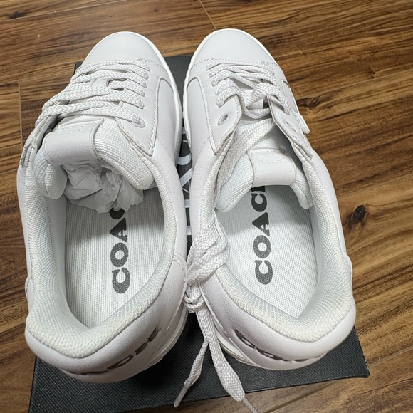 Coach Lowline low-top sneaker in optic white leather, Size 7D, new in box - Picture 5 of 7